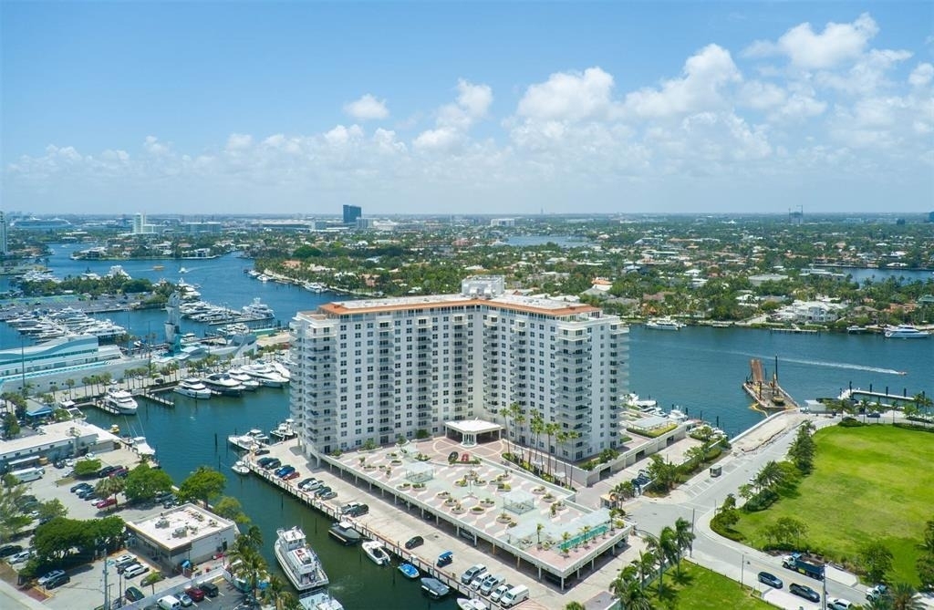 1 Las Olas Circle - Photo 43