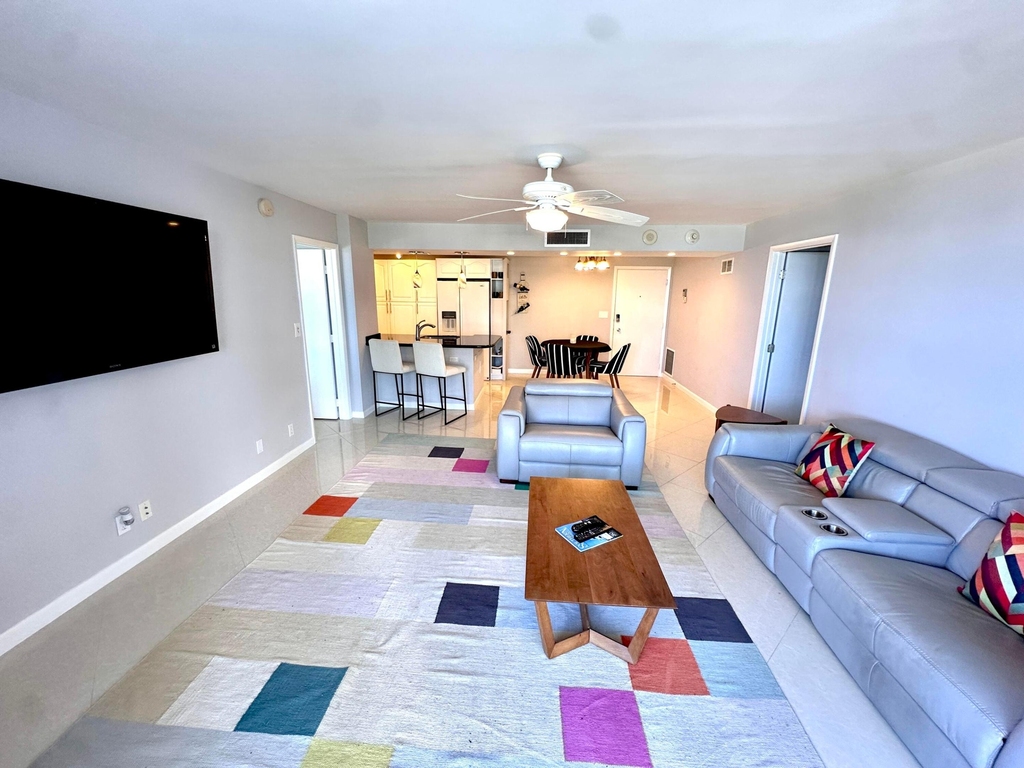 1 Las Olas Circle - Photo 2