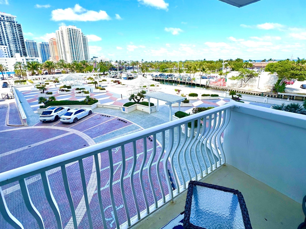 1 Las Olas Circle - Photo 5