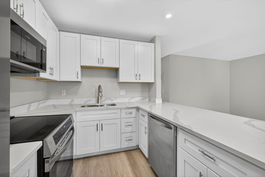 42 Easthampton B - Photo 13
