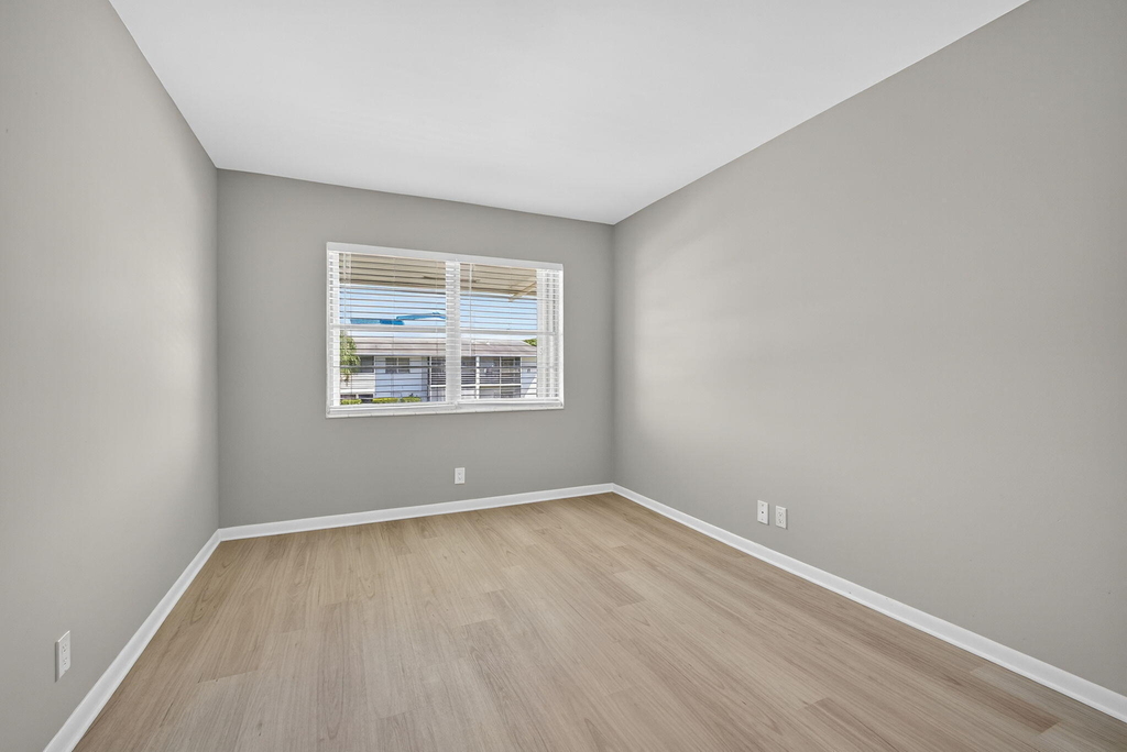 42 Easthampton B - Photo 21