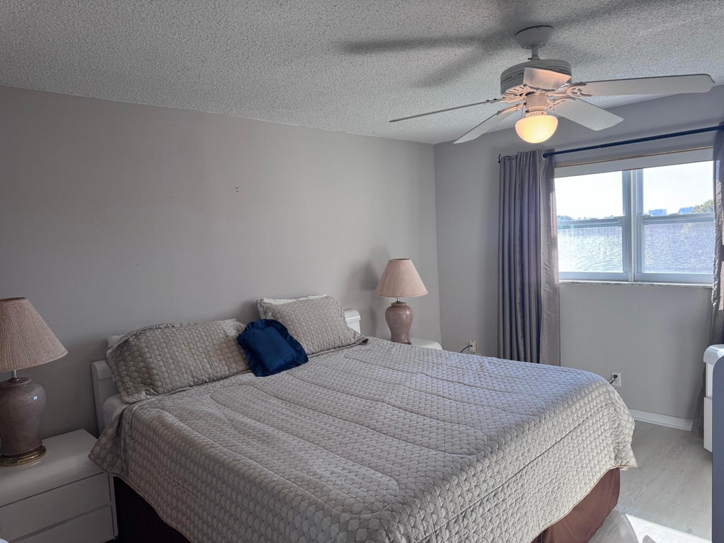 300 Ne 26th Avenue - Photo 14