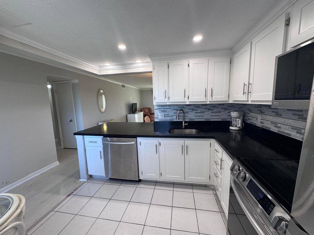 300 Ne 26th Avenue - Photo 4