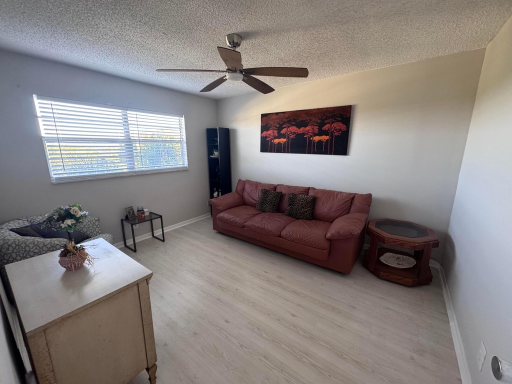 300 Ne 26th Avenue - Photo 10
