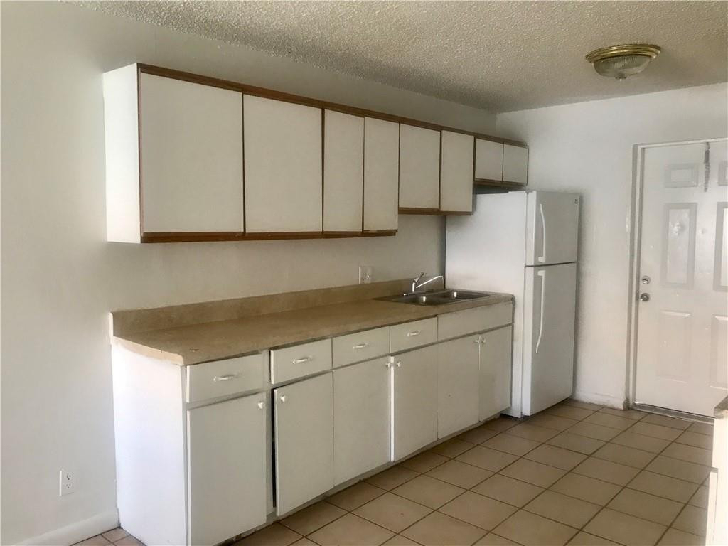1038 Nw 8th Avenue - Photo 3