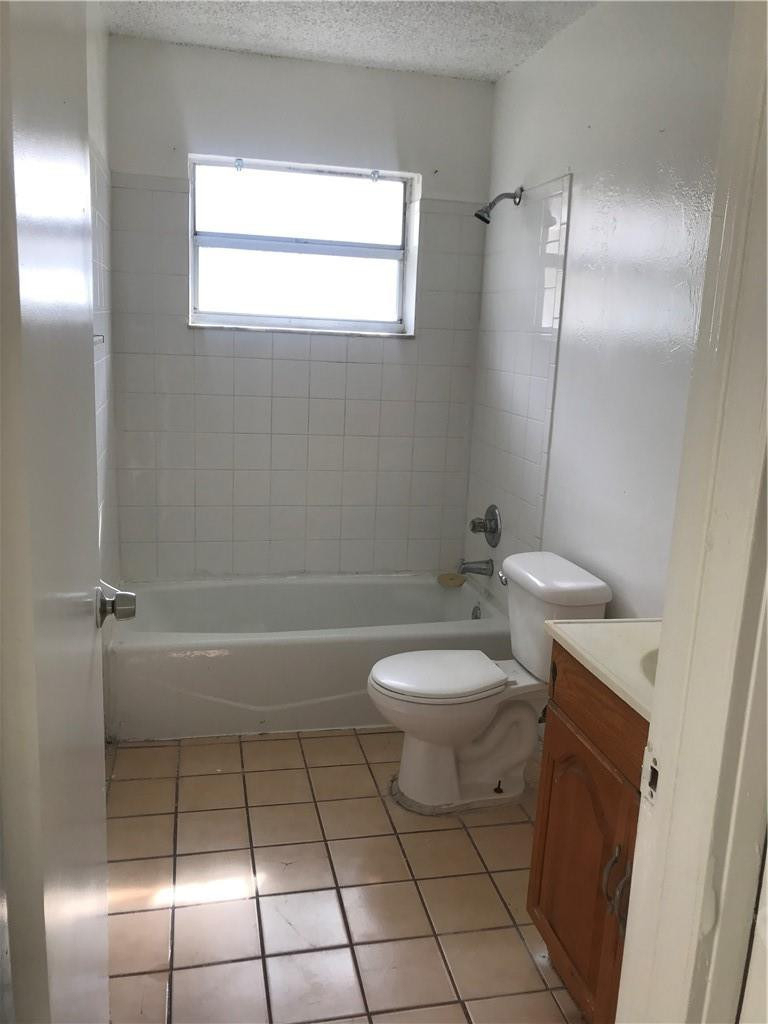 1038 Nw 8th Avenue - Photo 11