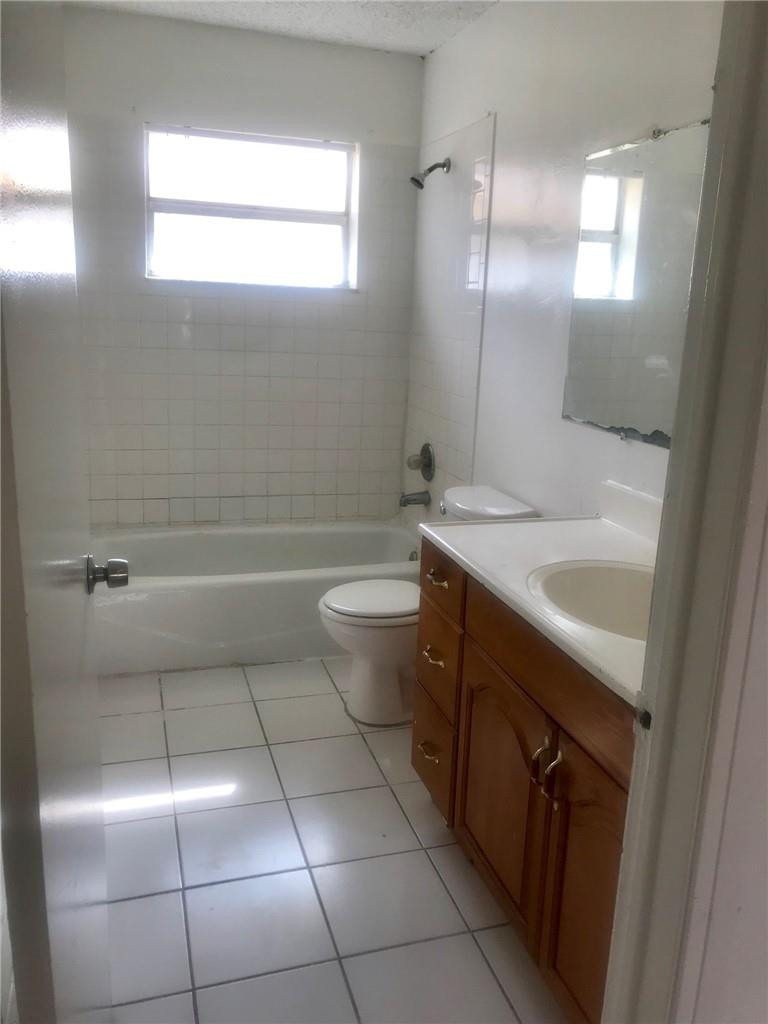 1038 Nw 8th Avenue - Photo 7