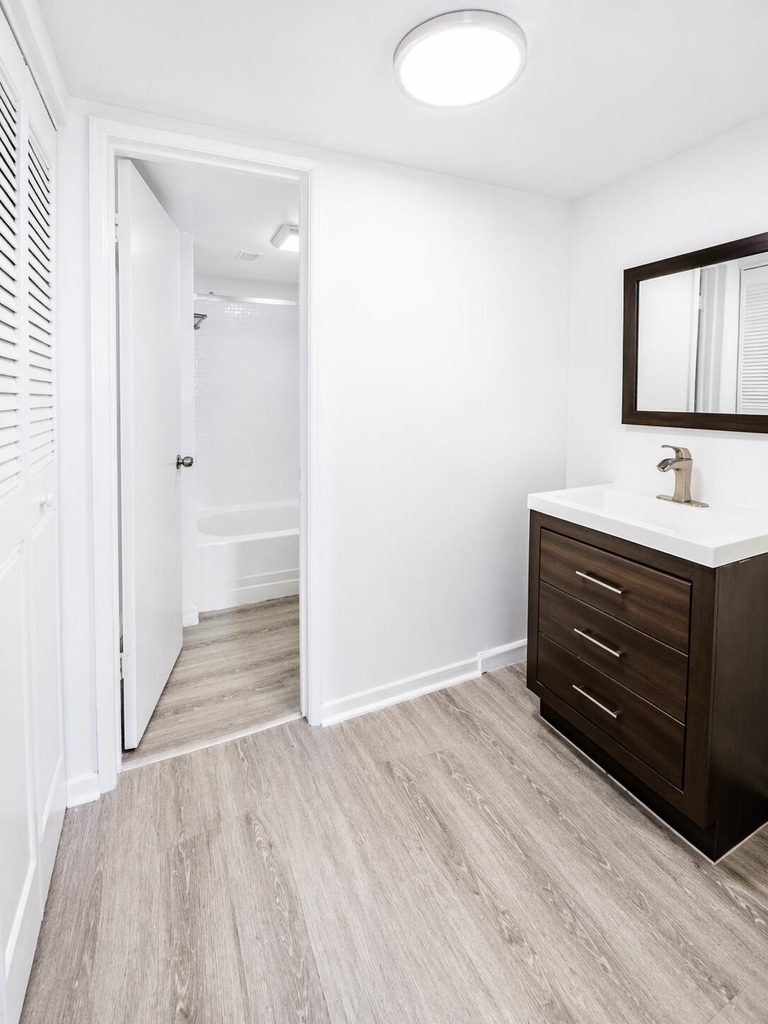 9682 Fontainebleau Boulevard - Photo 7
