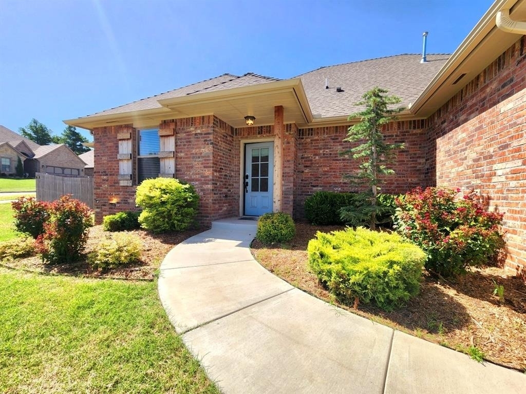 2308 Paraiso Way - Photo 0