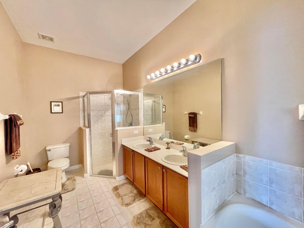 137 Canterbury Place - Photo 20