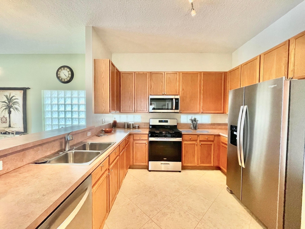 137 Canterbury Place - Photo 5