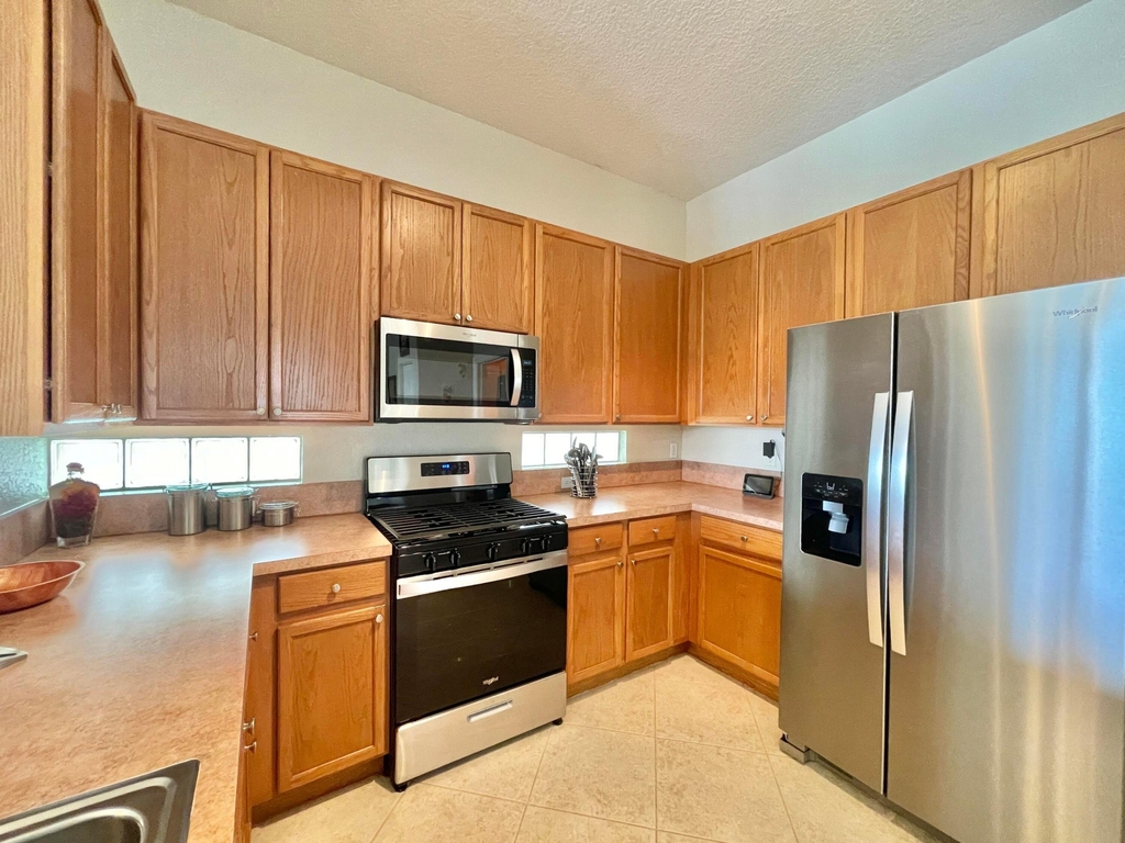 137 Canterbury Place - Photo 6