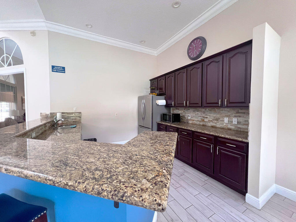 137 Canterbury Place - Photo 38