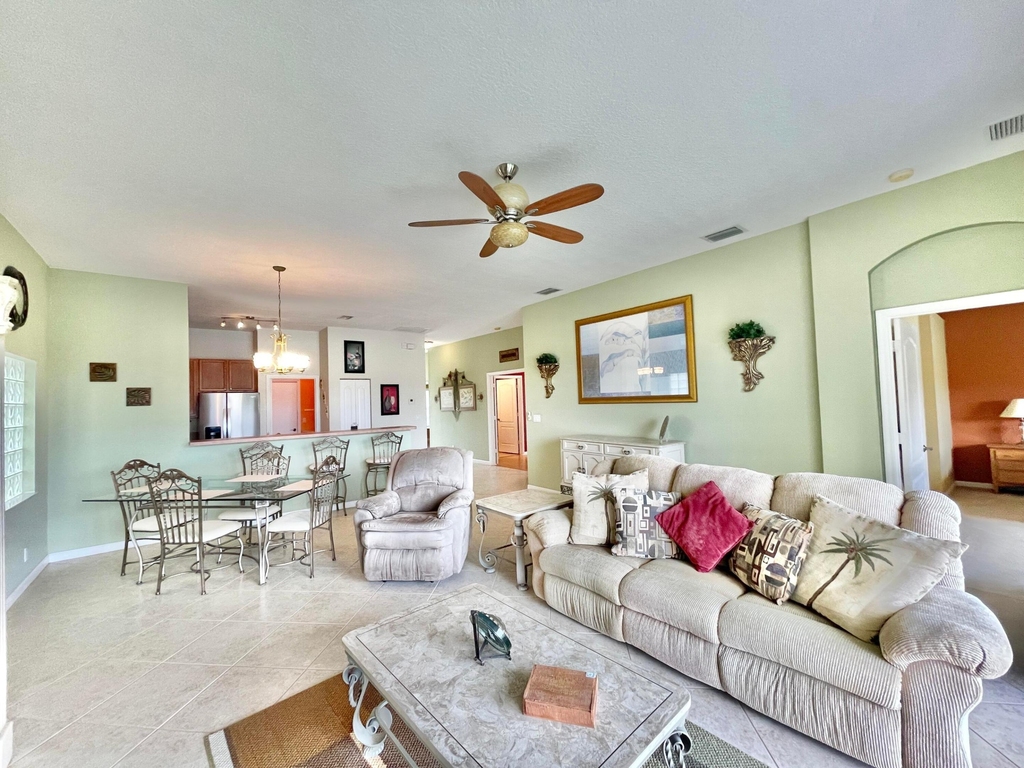 137 Canterbury Place - Photo 10
