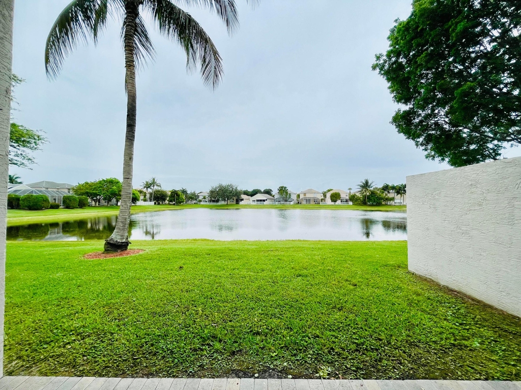137 Canterbury Place - Photo 30