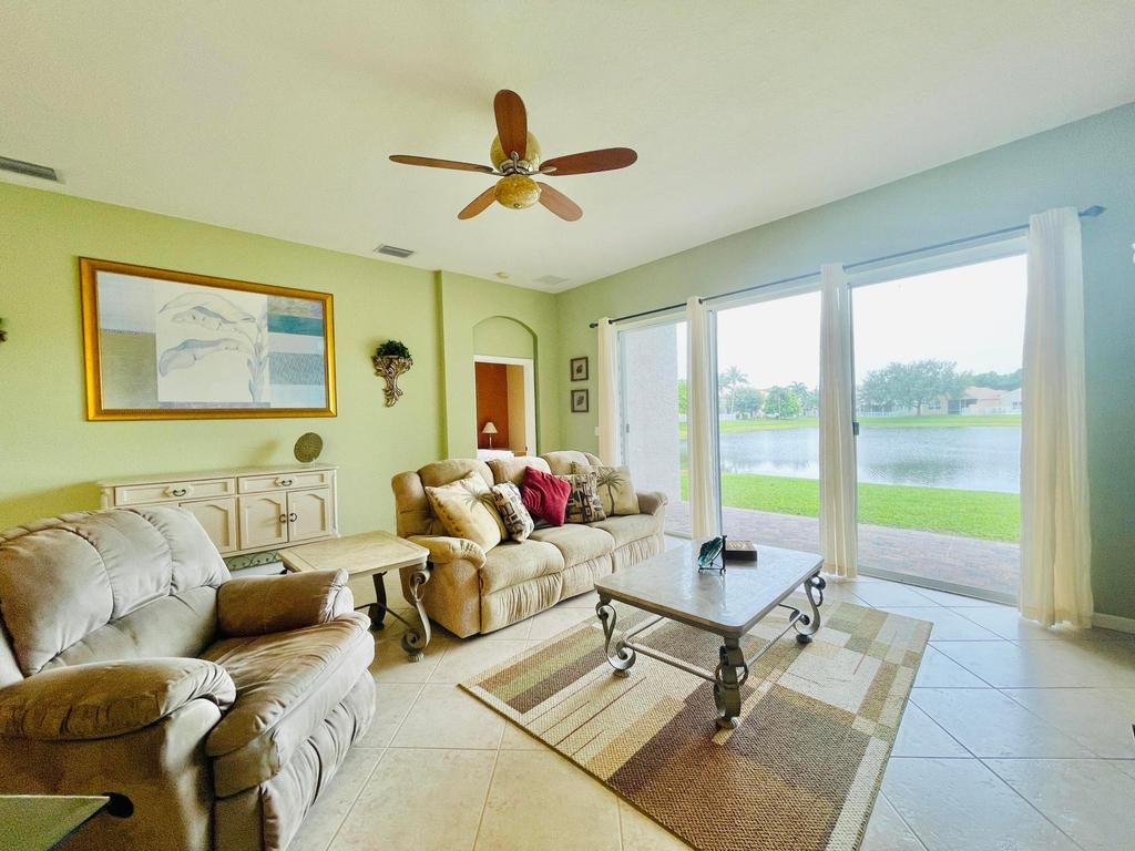 137 Canterbury Place - Photo 12