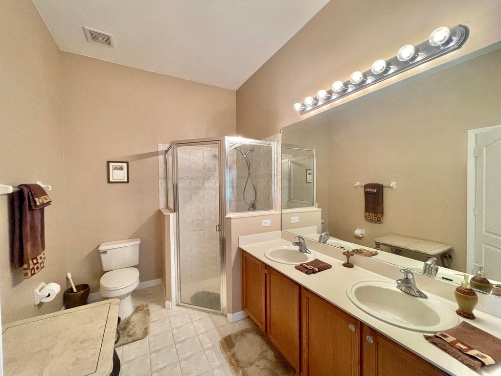 137 Canterbury Place - Photo 22