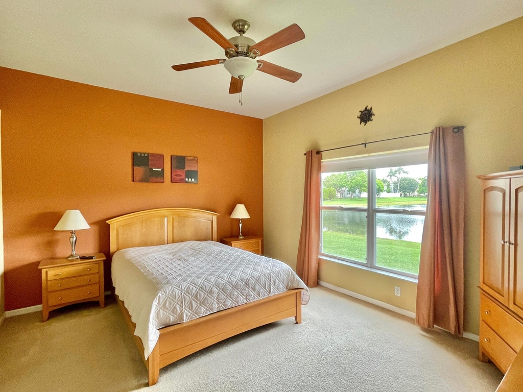 137 Canterbury Place - Photo 19