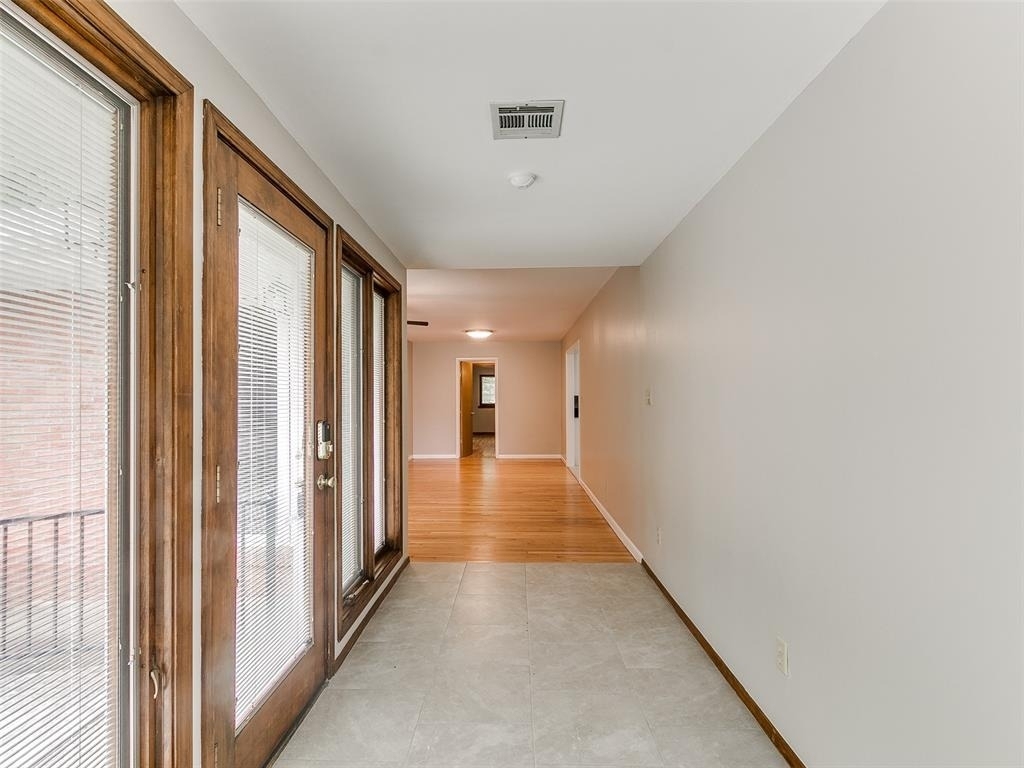 1214 Cruce Street - Photo 3