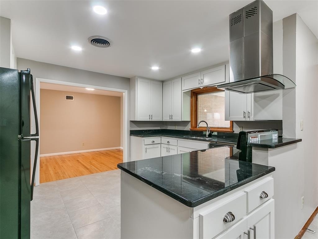 1214 Cruce Street - Photo 9
