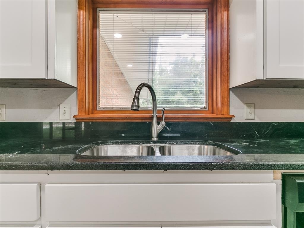 1214 Cruce Street - Photo 11