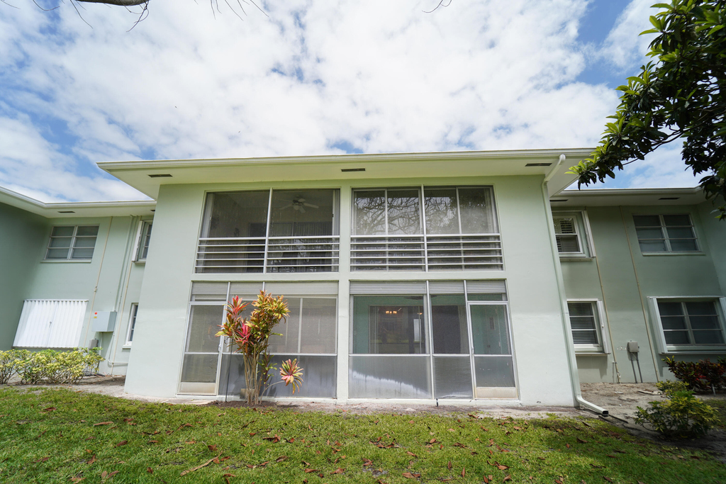 2660 Sw 22nd Avenue - Photo 19