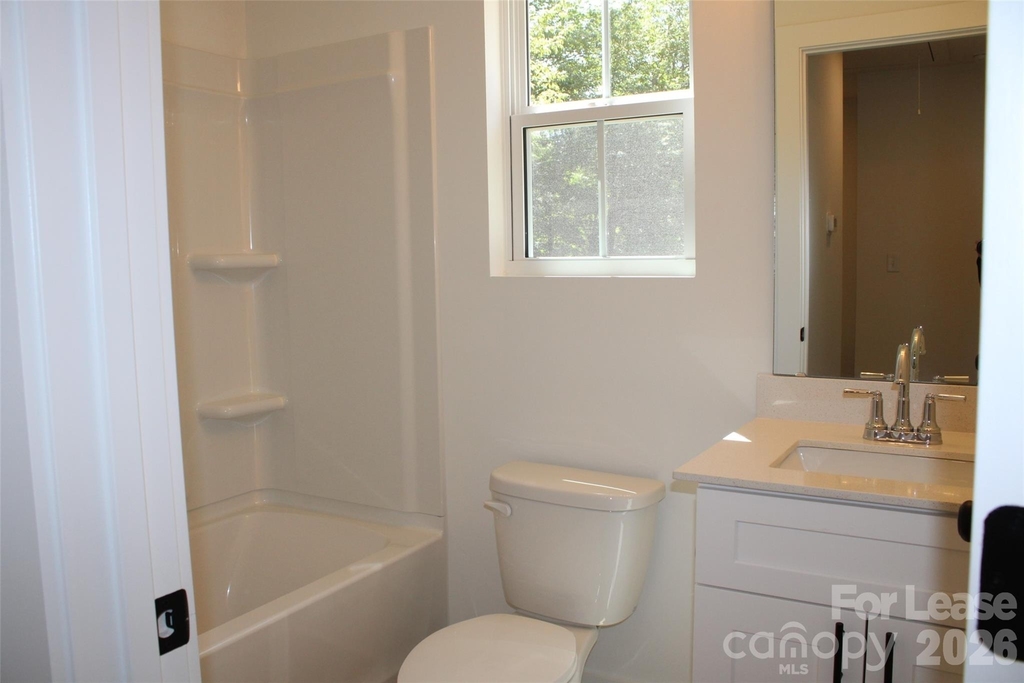 562 W Park Avenue - Photo 17