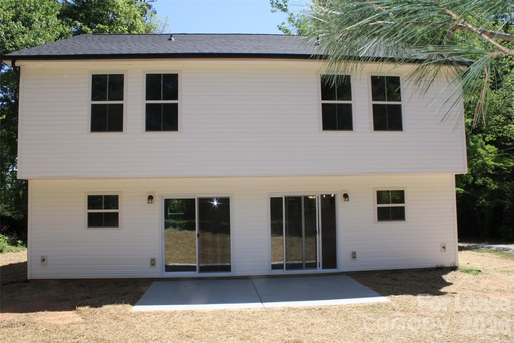 562 W Park Avenue - Photo 22