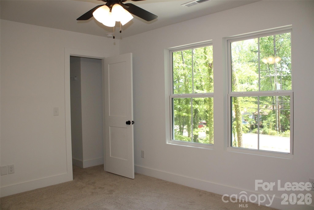 562 W Park Avenue - Photo 14