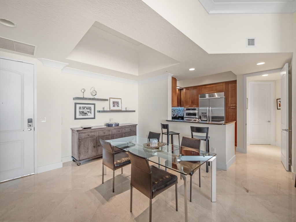 701 S Olive Avenue - Photo 2