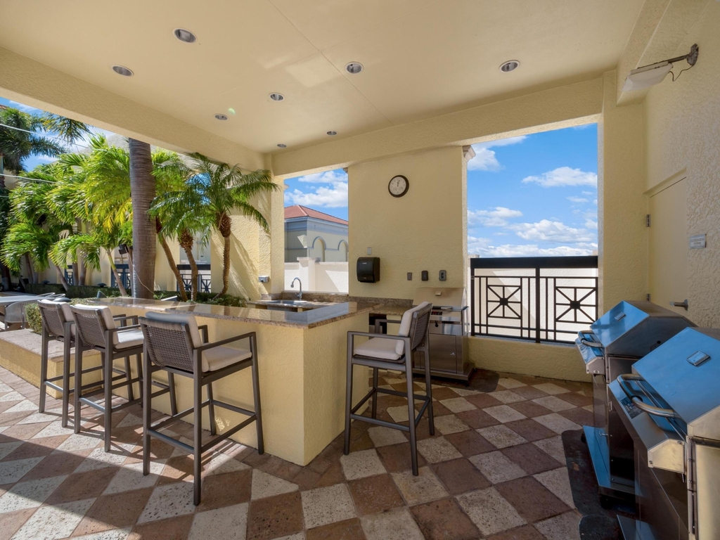 701 S Olive Avenue - Photo 12