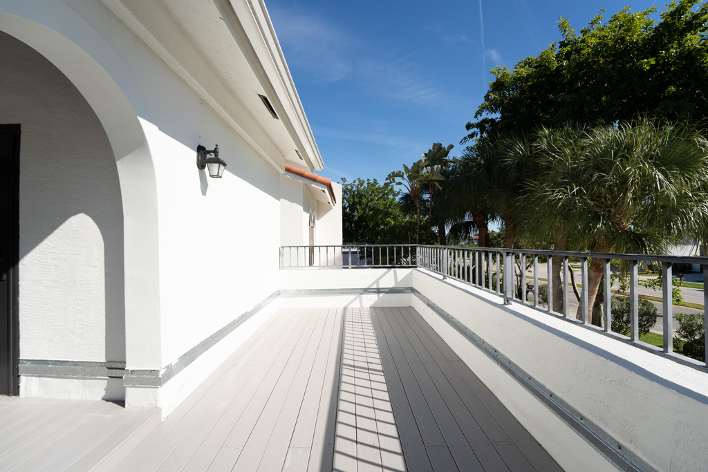 665 Jeffery Street - Photo 36