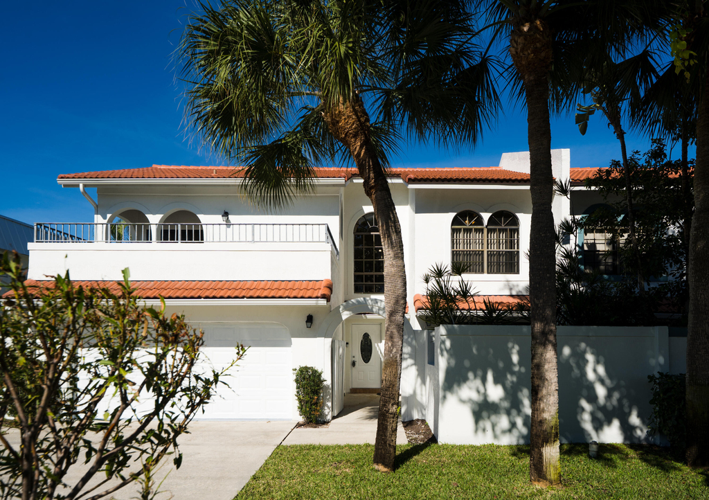 665 Jeffery Street - Photo 1