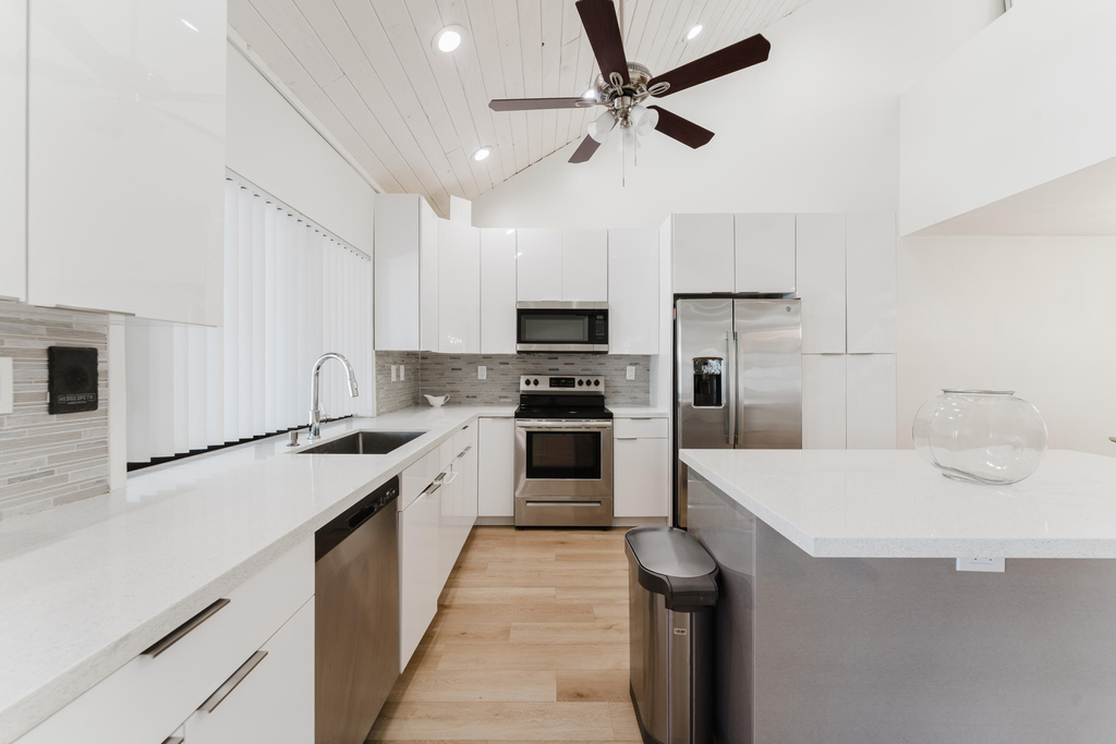 665 Jeffery Street - Photo 8