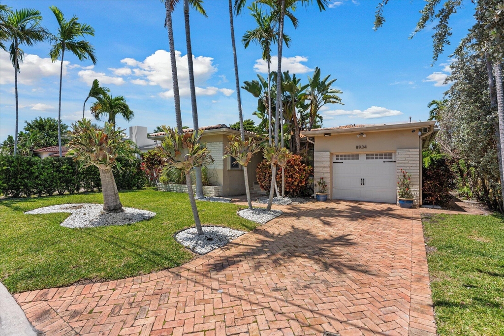 8934 Emerson Avenue - Photo 2