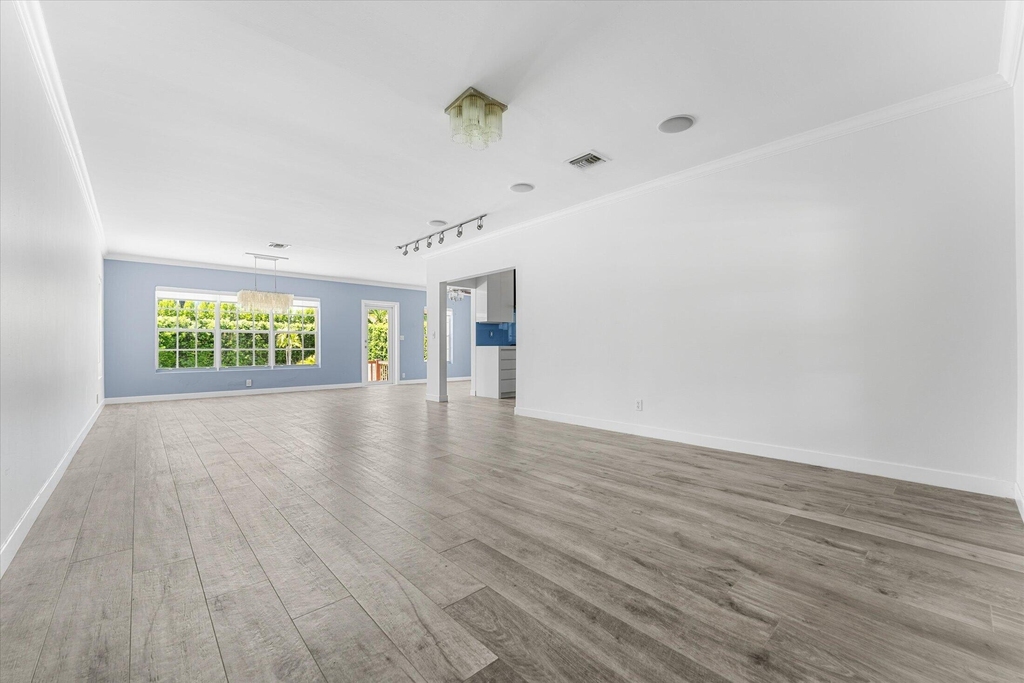 8934 Emerson Avenue - Photo 4