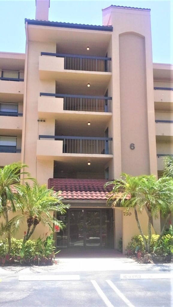750 Egret Circle - Photo 0