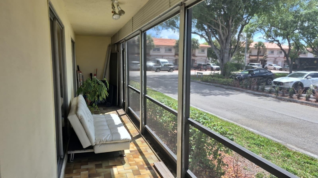 4137 Nw 88th Avenue - Photo 5