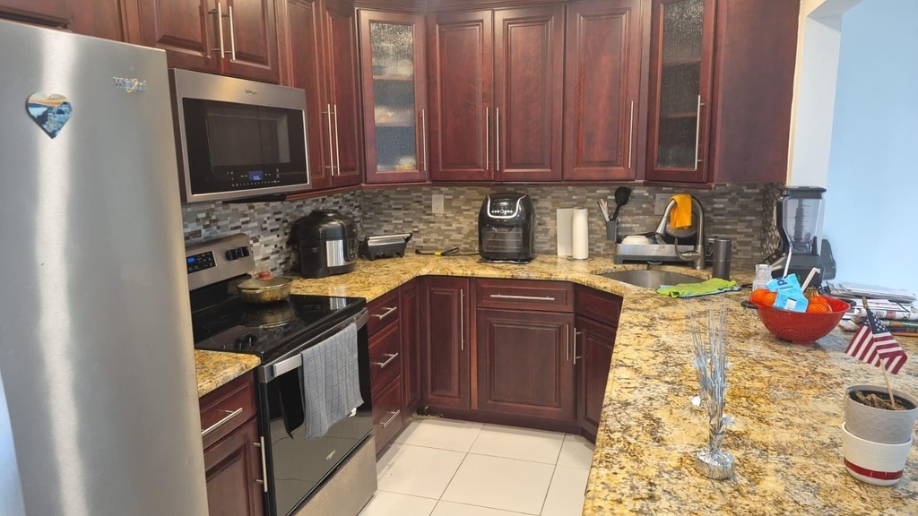 4137 Nw 88th Avenue - Photo 0