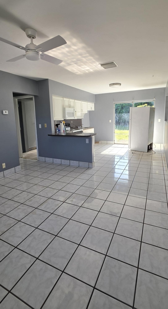 8531 Sunset Drive - Photo 4