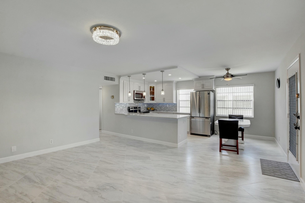 998 Normandy Trail - Photo 3