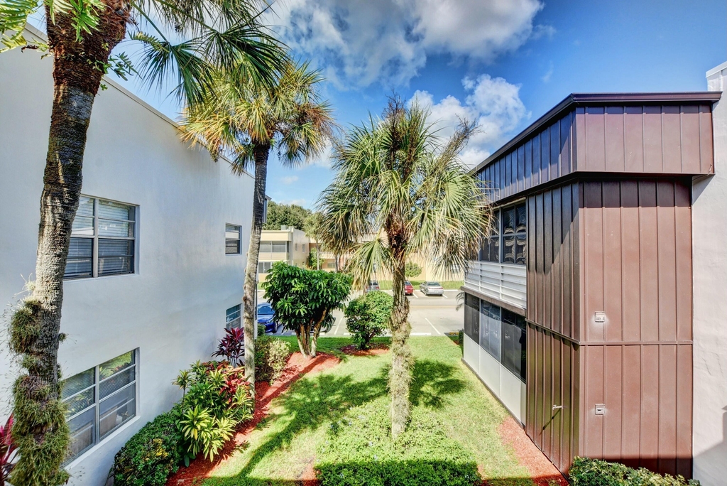 998 Normandy Trail - Photo 29