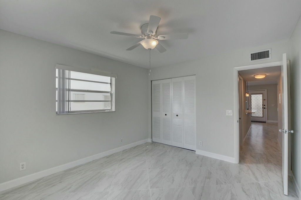 998 Normandy Trail - Photo 19