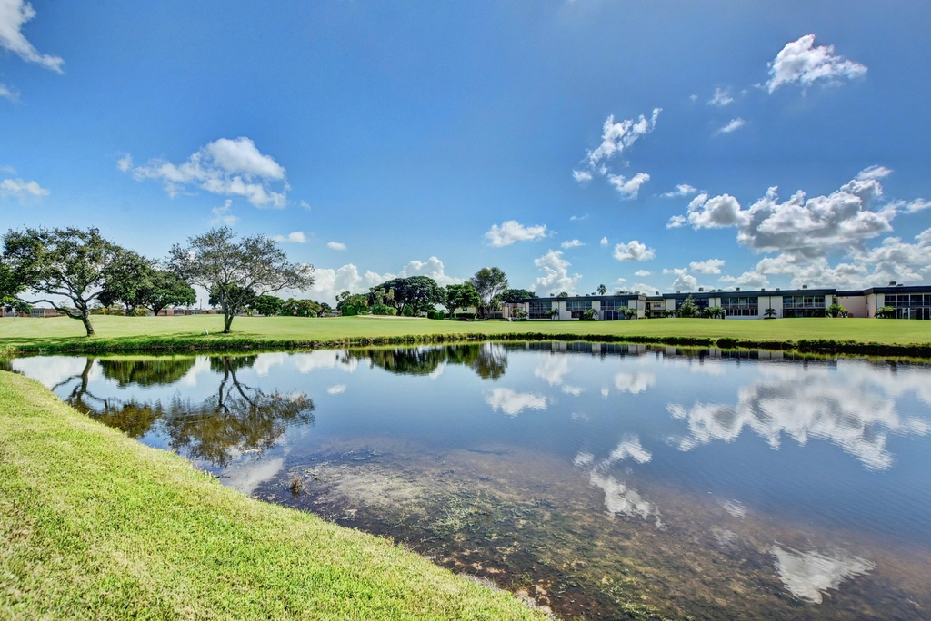 998 Normandy Trail - Photo 24