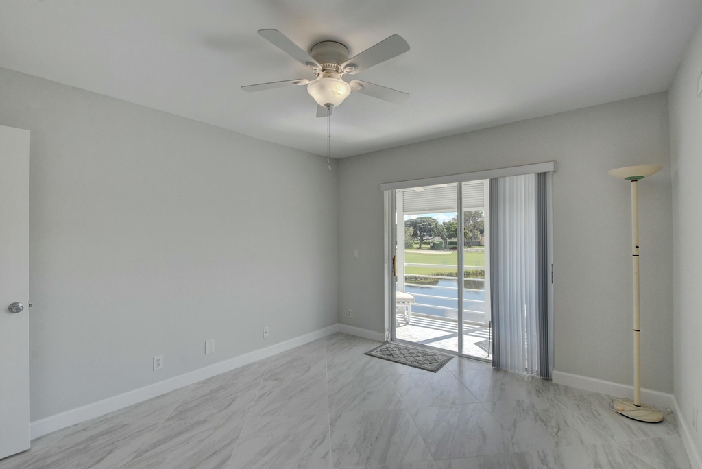 998 Normandy Trail - Photo 18