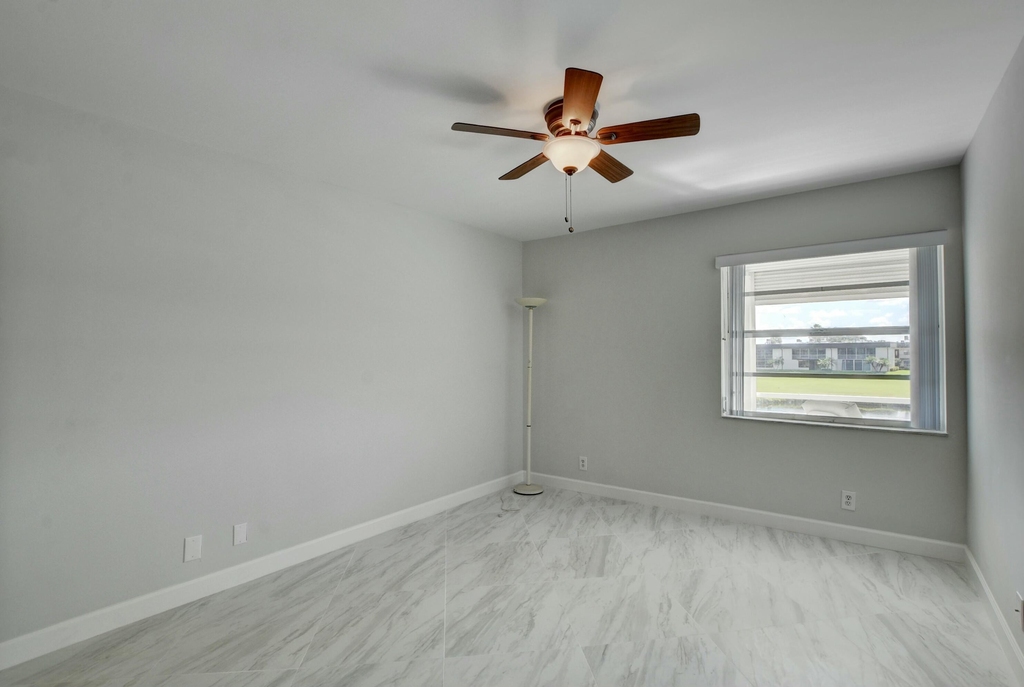 998 Normandy Trail - Photo 9
