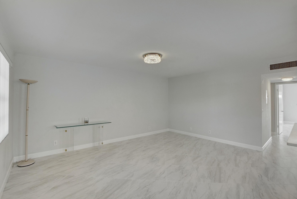 998 Normandy Trail - Photo 1