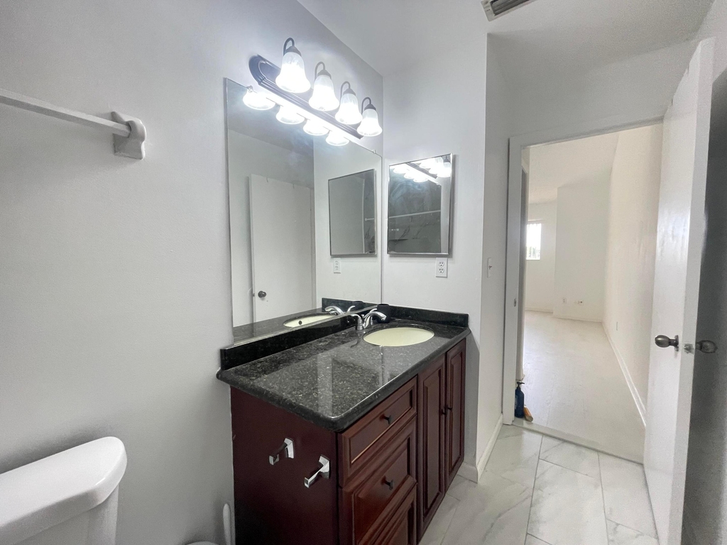 3445 Nw 44th Street - Photo 9