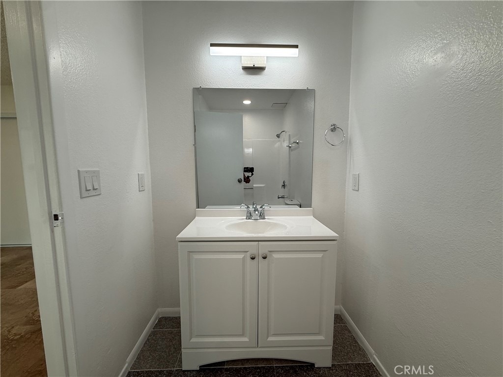 221 W Elm Avenue - Photo 23