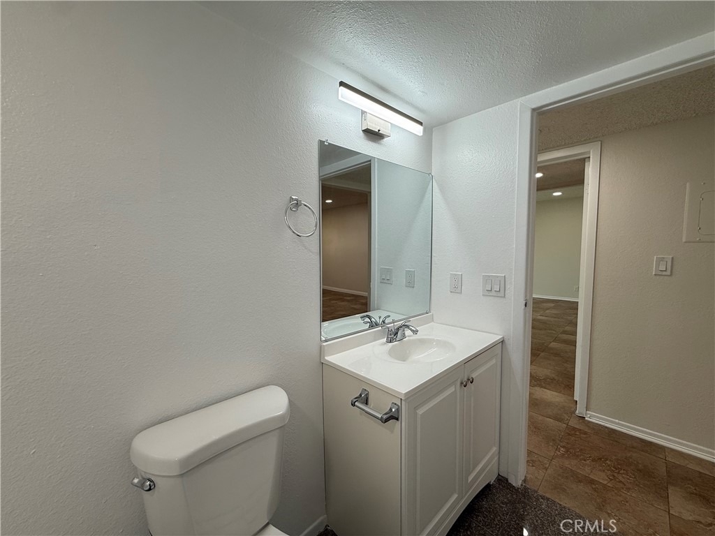 221 W Elm Avenue - Photo 19
